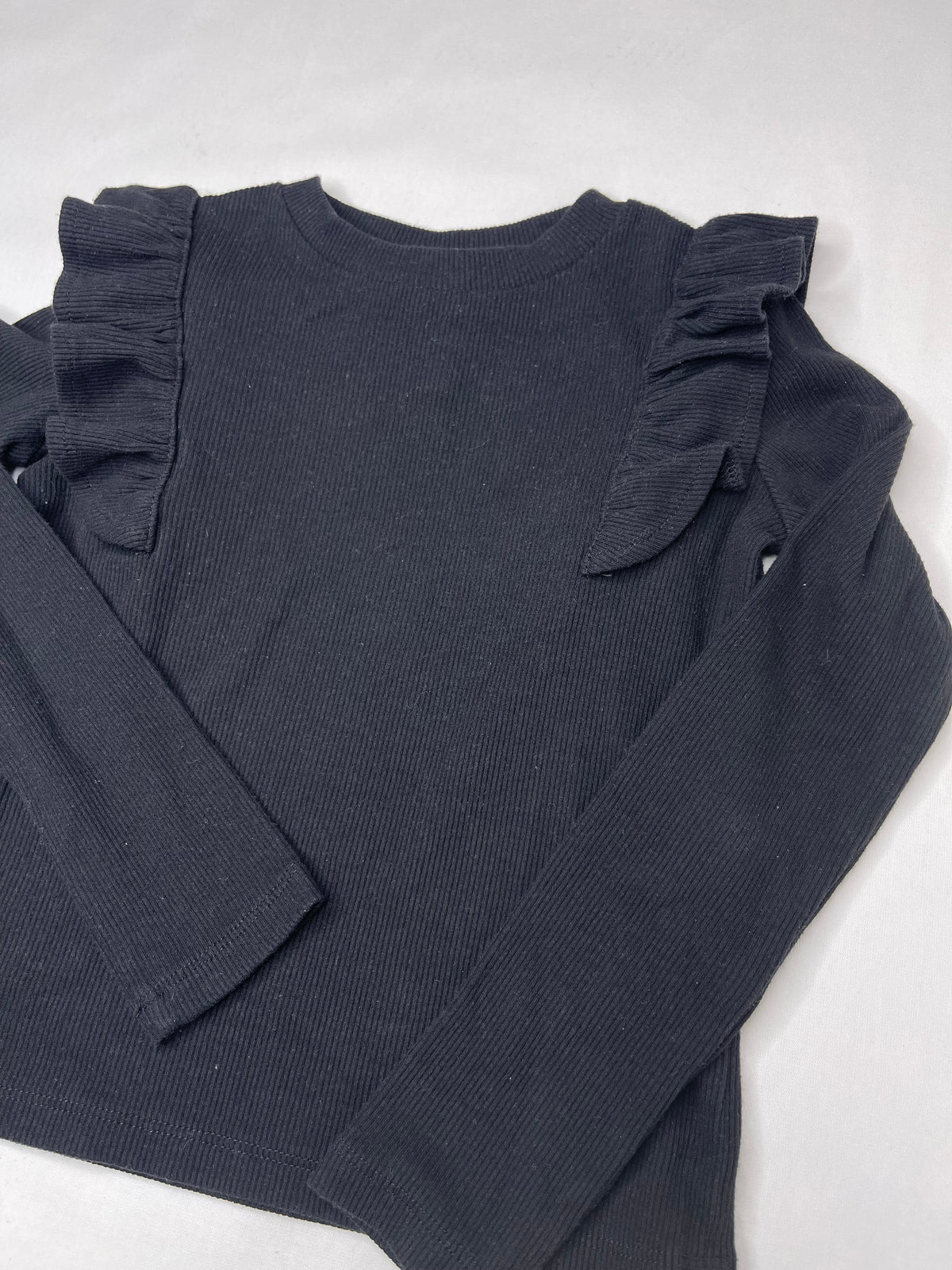 Pullover Ruffle Black