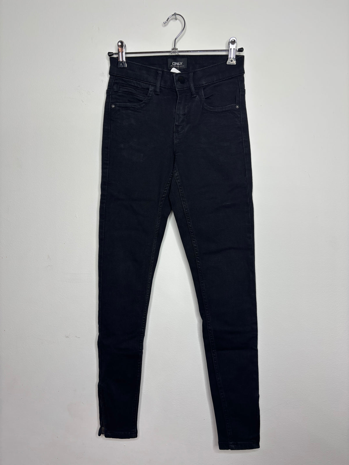 Jeans Only