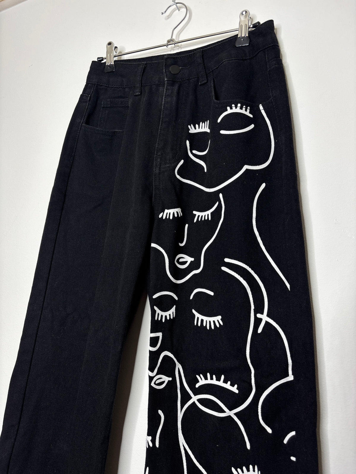 Jeans Eyes